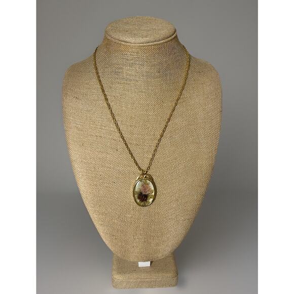 Vtg Gold Tone Reverse Painted Rose Pendant Necklace. - Picture 1 of 3